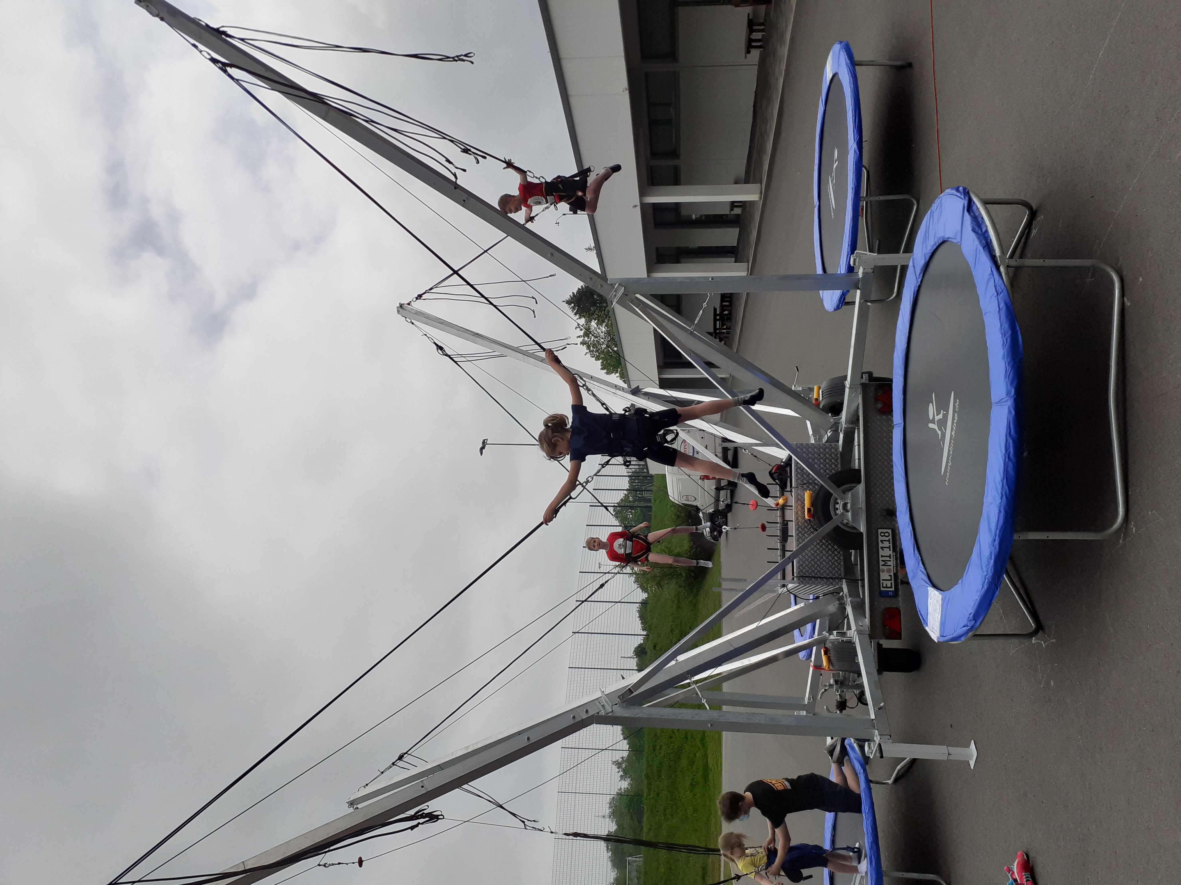 Bungee Trampoline Systeem , 4 trampolines, 5,7 m 