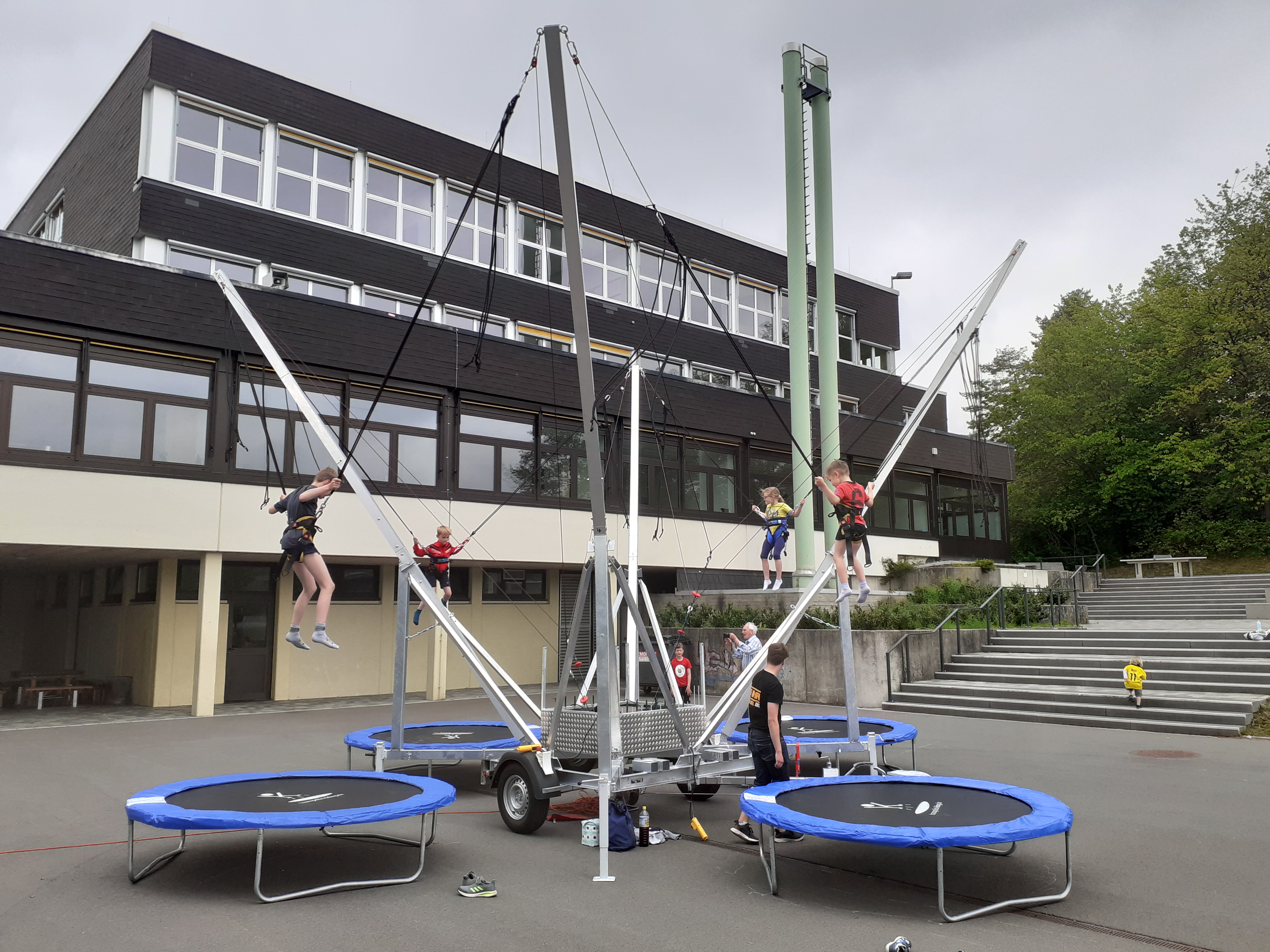 Bungee Trampoline Systeem , 4 trampolines, 5,7 m 