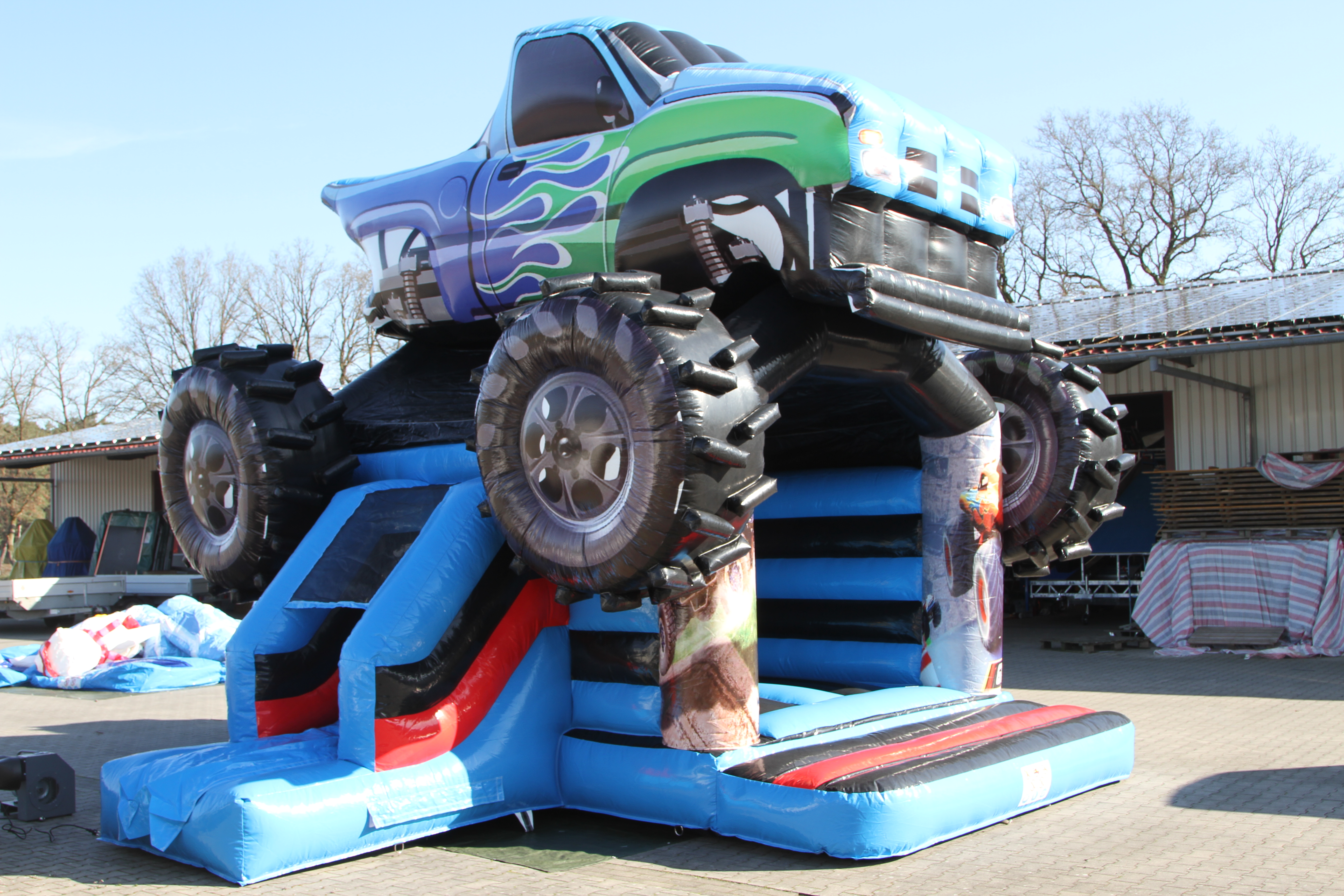Springkussen 5,5x6 m - Monstertruck
